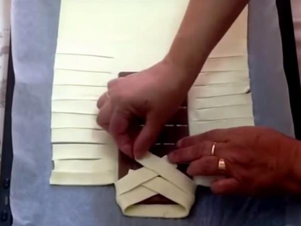 Preprosto pleteno čokoladno pecivo